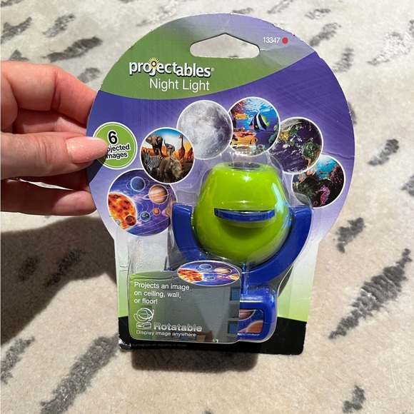 Lot of 2: Levitating Moon Lamp and Planetary Nightlight MSRP: $149+tax - Picture 6 of 7